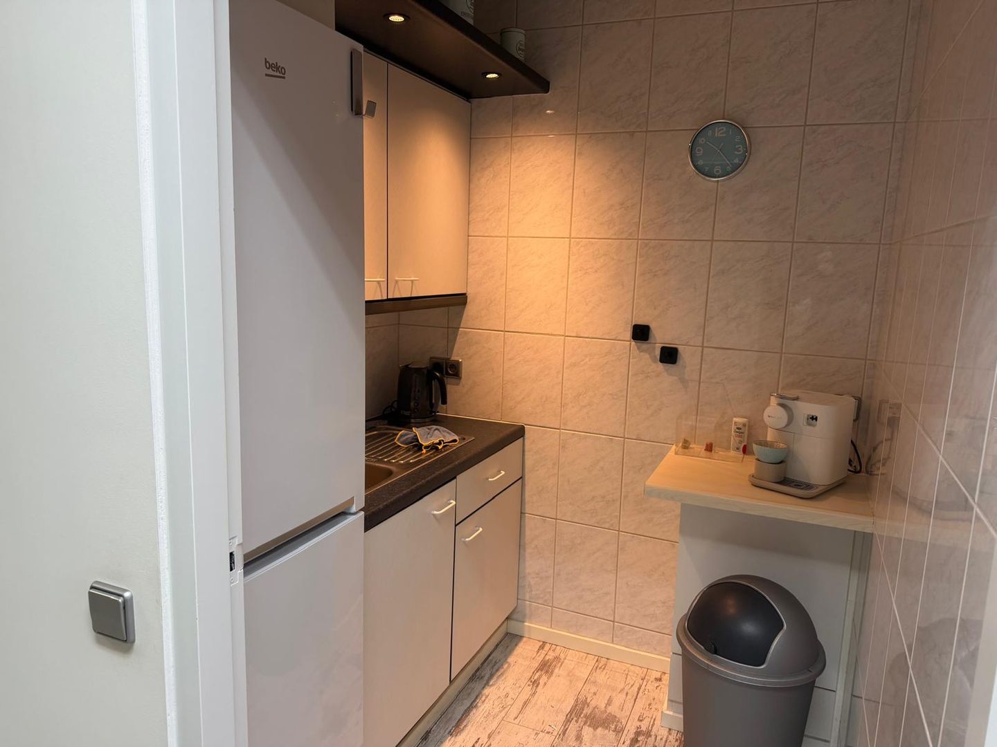 View photo 3 of Merwedestraat 229