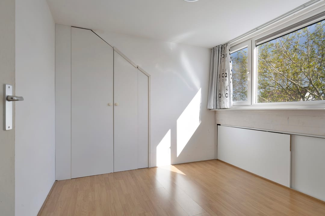 Spacious Extended Terraced Home with Five Bedrooms in Amersfoort Nieuwland — 26