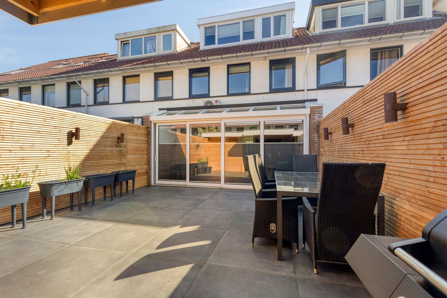Spacious Extended Terraced Home with Five Bedrooms in Amersfoort Nieuwland — 29