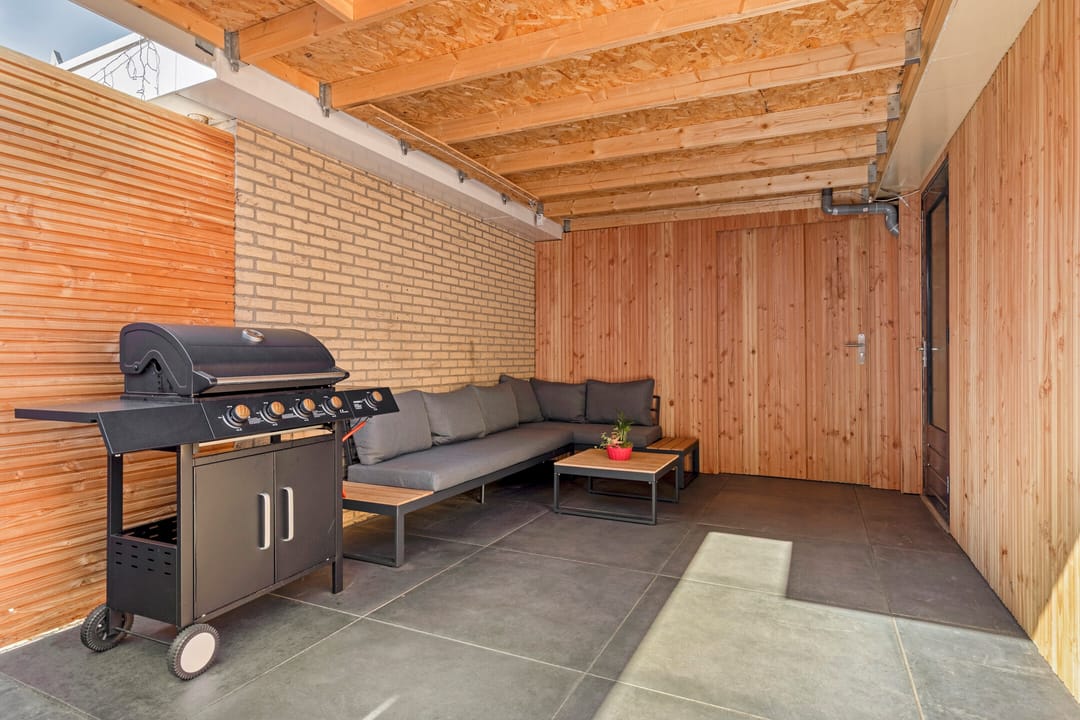Spacious Extended Terraced Home with Five Bedrooms in Amersfoort Nieuwland — 28