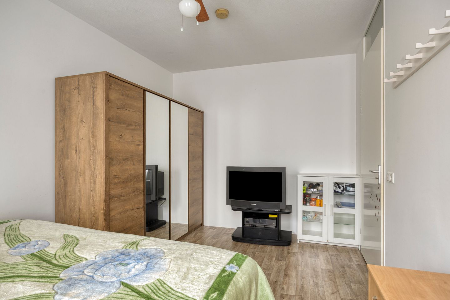 Spacious end terraced house with 4 bedrooms, parking space and solar panels in Spoorwijk — 25