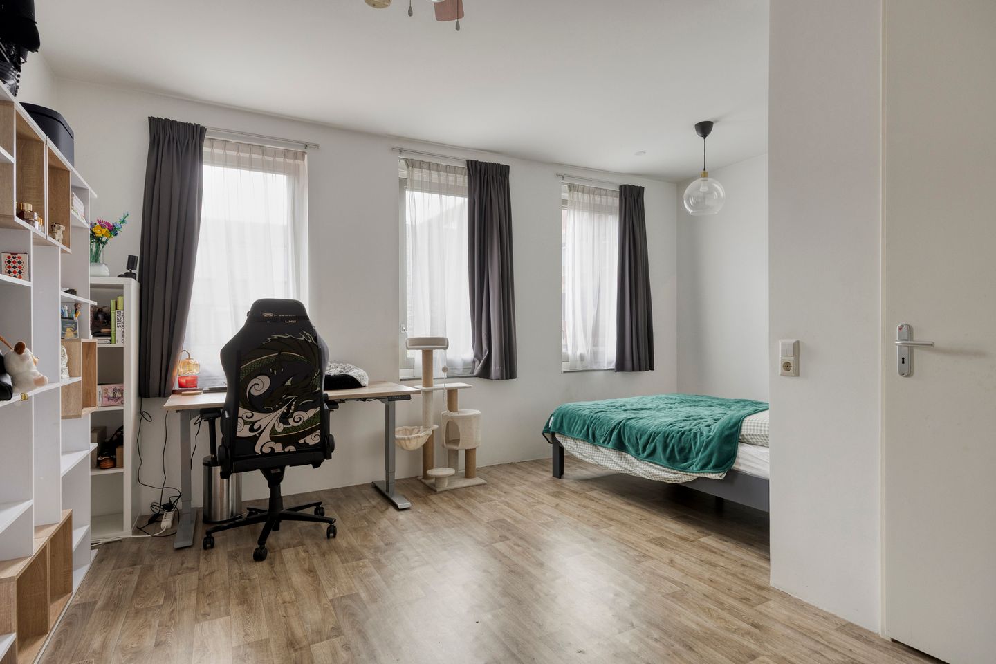 Spacious end terraced house with 4 bedrooms, parking space and solar panels in Spoorwijk — 19