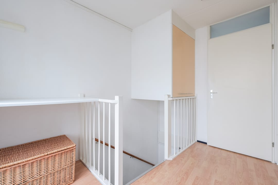 Spacious Terraced Home with Water Views in Zeewolde Centre — 28