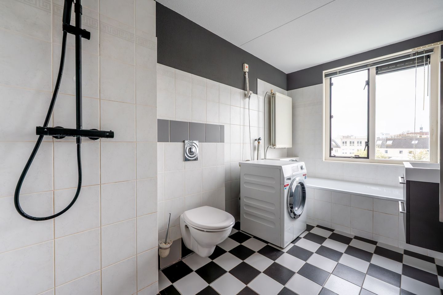Spacious Terraced Home with Water Views in Zeewolde Centre — 35
