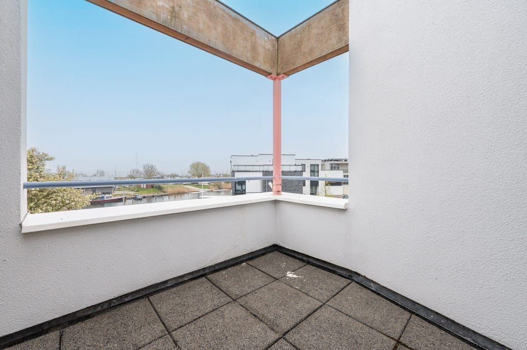 Spacious Terraced Home with Water Views in Zeewolde Centre — 37