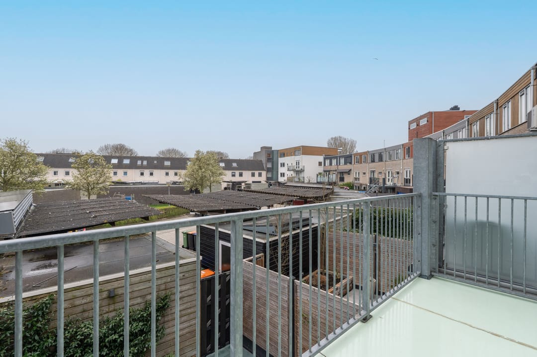 Spacious Terraced Home with Water Views in Zeewolde Centre — 26