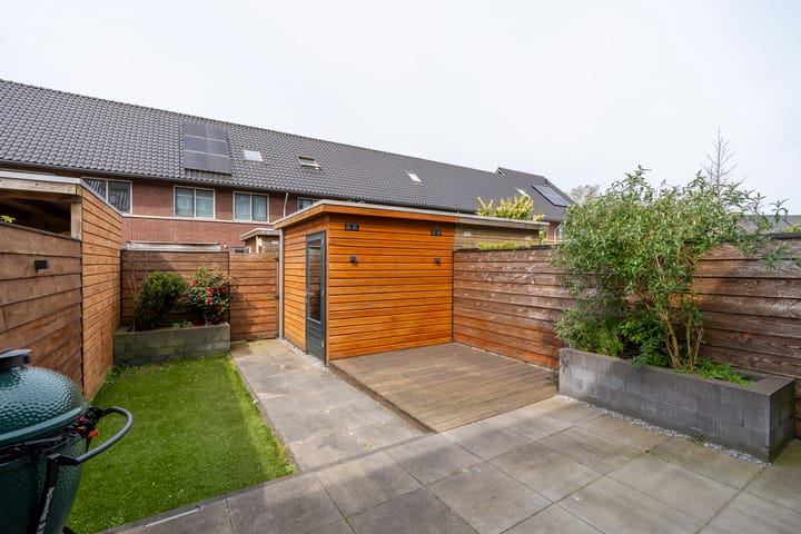 Tussenwoning te koop: Burt Bacharachstraat 121, Utrecht