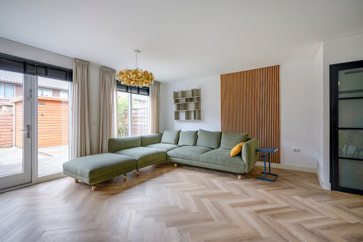 Tussenwoning te koop: Burt Bacharachstraat 121, Utrecht