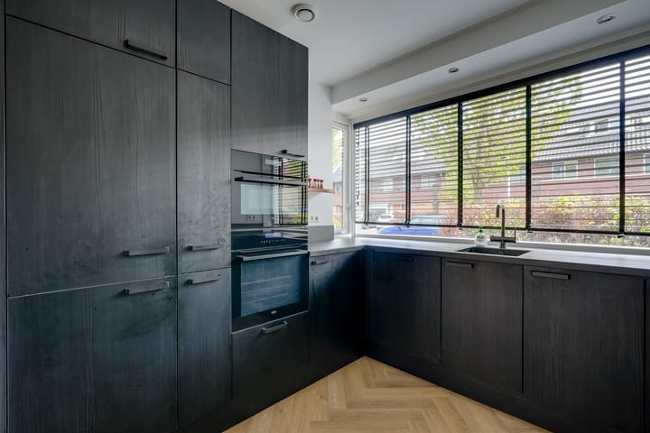 Tussenwoning te koop: Burt Bacharachstraat 121, Utrecht