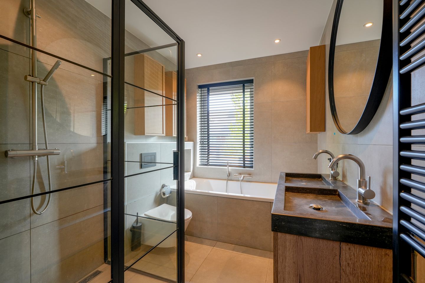 Foto 25 van Burt Bacharachstraat 121