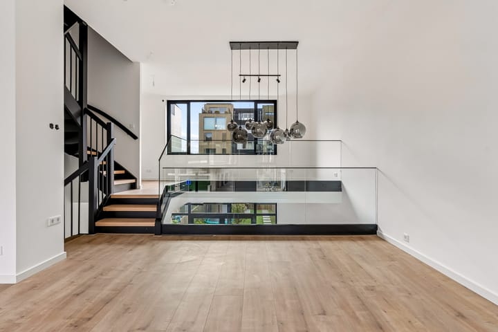 Photo 3 of Nydia Ecurystraat 12