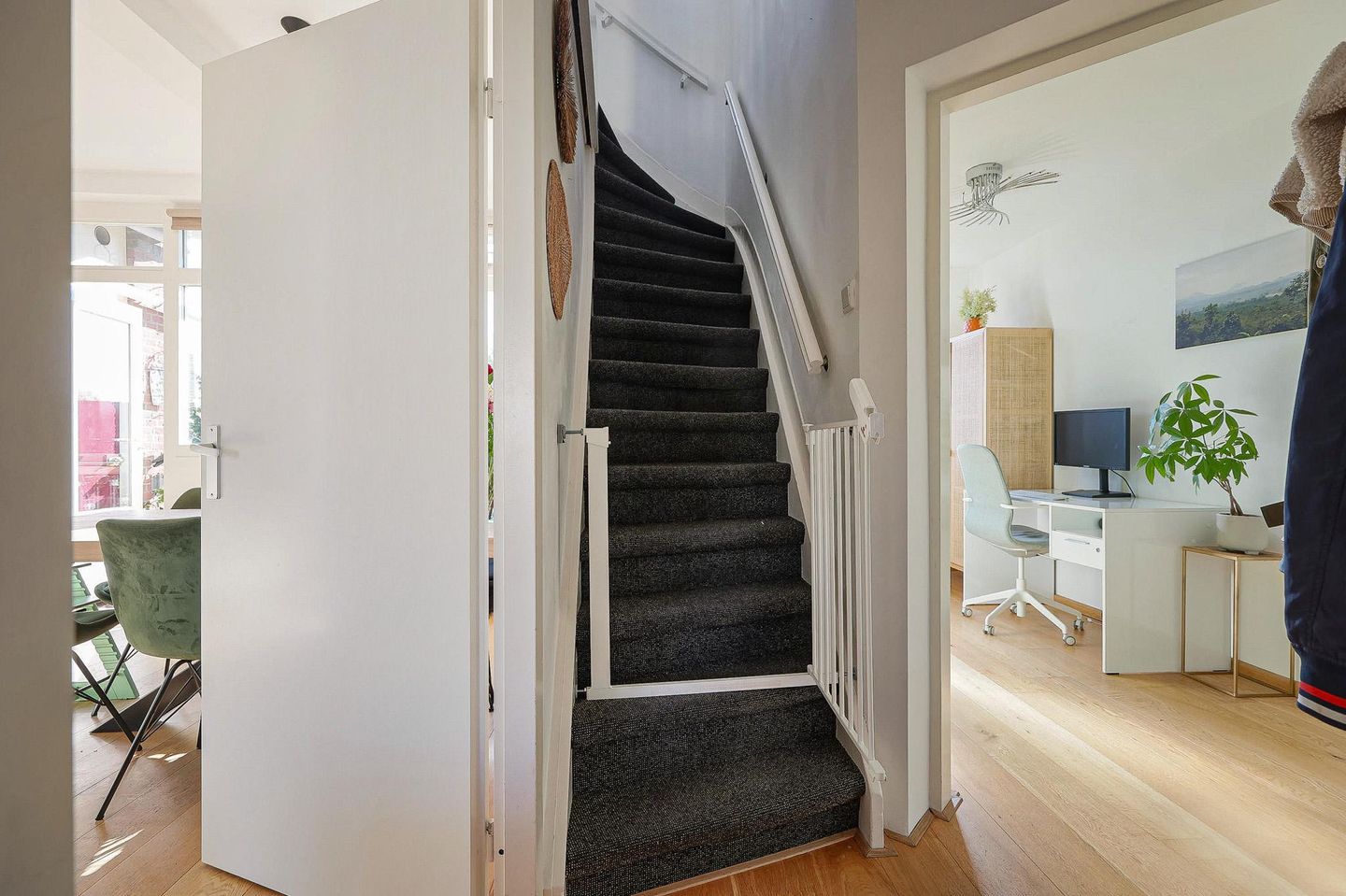 Spacious Double Upper House with 4 Bedrooms and 2 Sunny Balconies in Amsterdam-Oost — 20