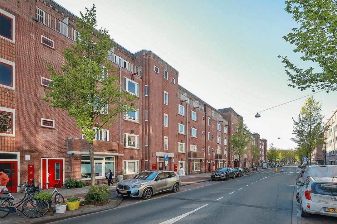 Spacious Double Upper House with 4 Bedrooms and 2 Sunny Balconies in Amsterdam-Oost — 31