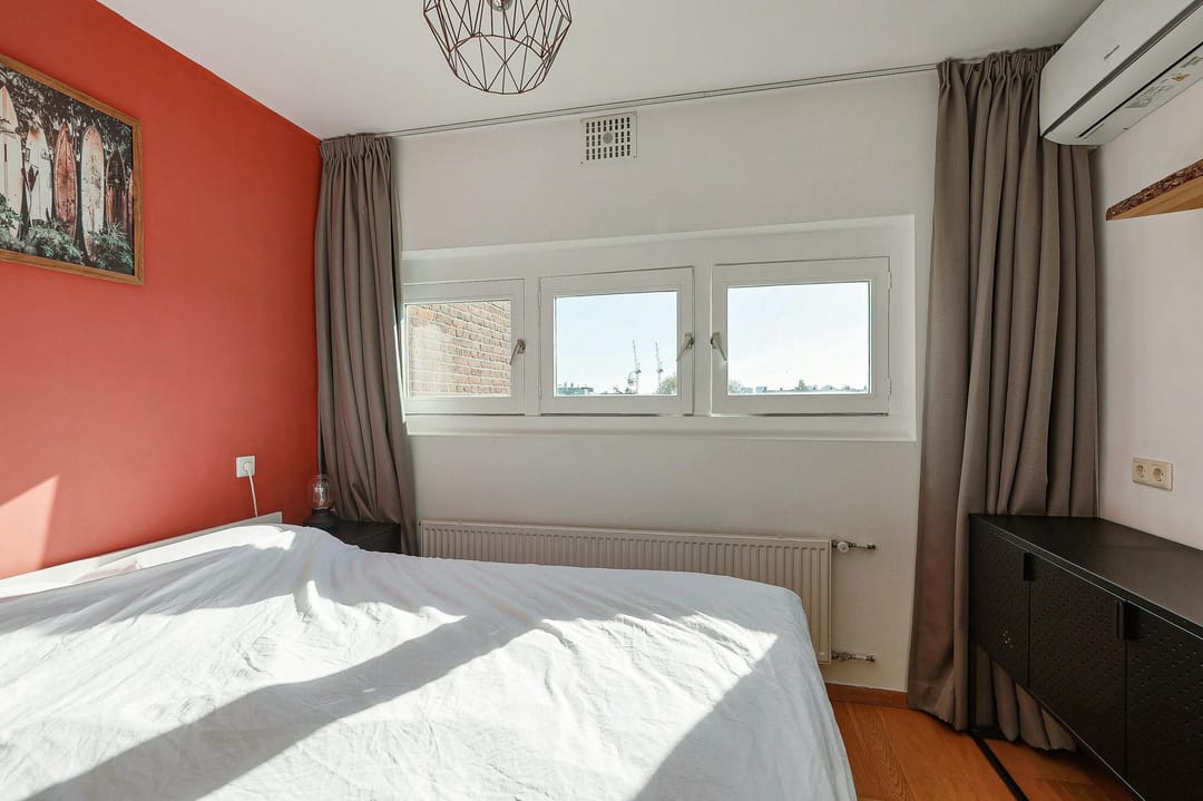Spacious Double Upper House with 4 Bedrooms and 2 Sunny Balconies in Amsterdam-Oost — 22