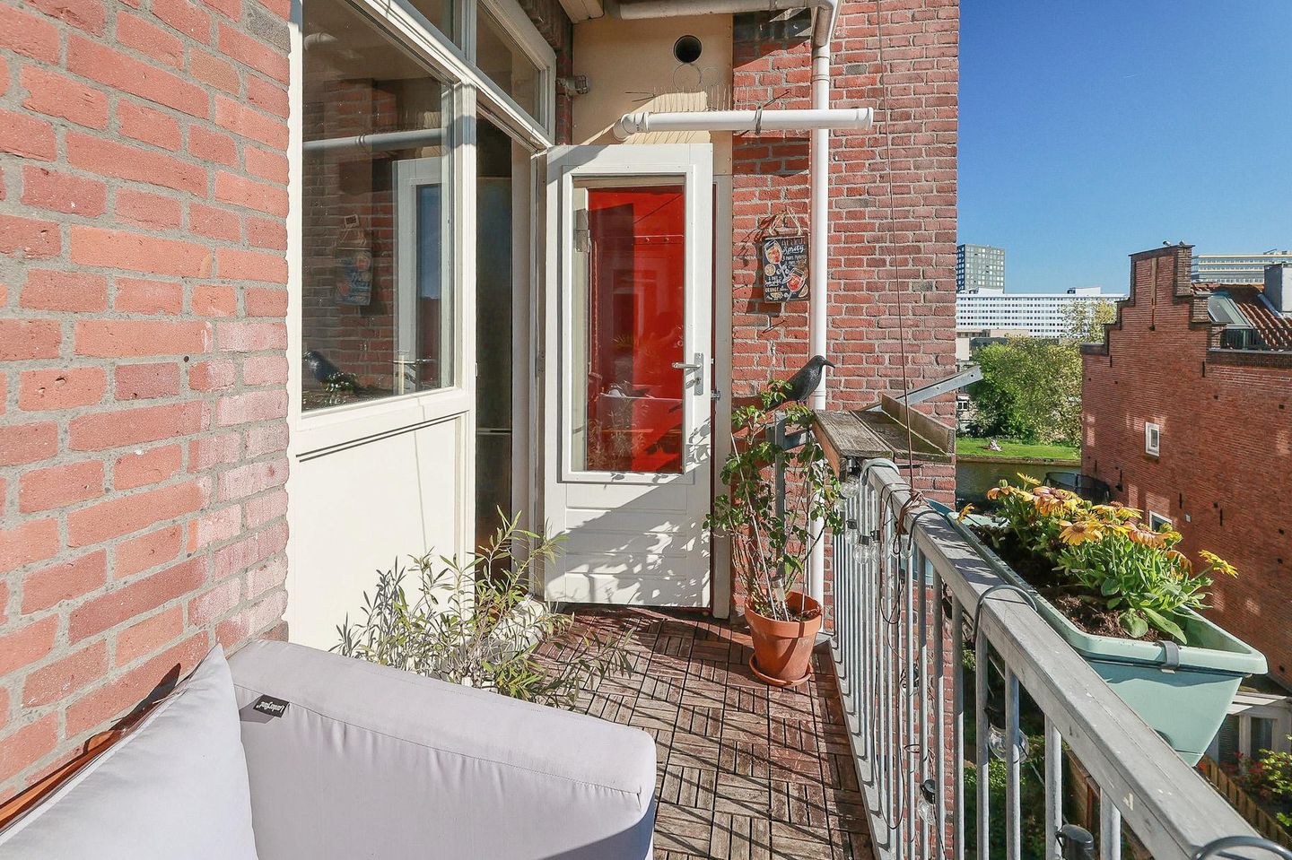Spacious Double Upper House with 4 Bedrooms and 2 Sunny Balconies in Amsterdam-Oost — 14