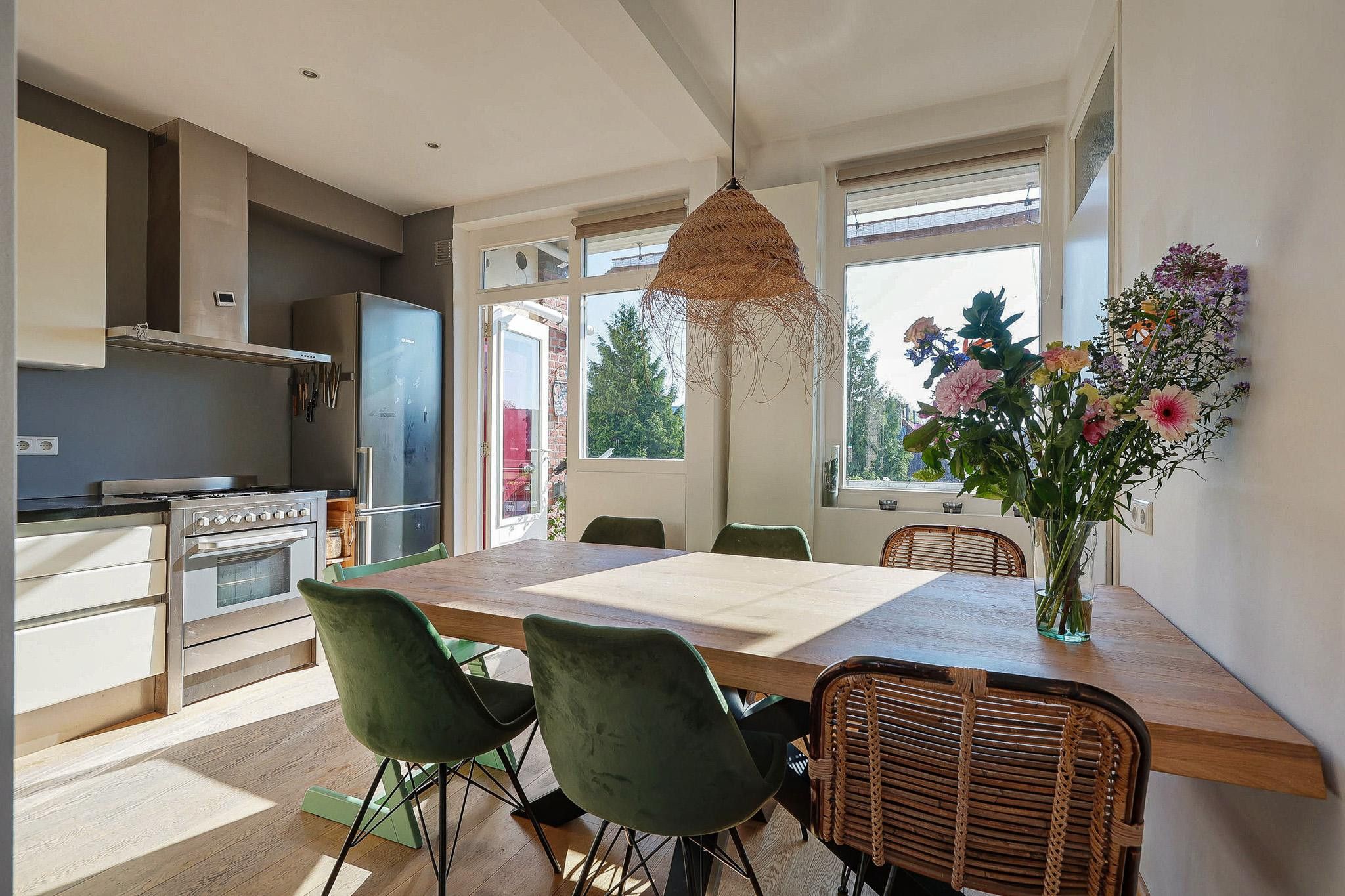 Spacious Double Upper House with 4 Bedrooms and 2 Sunny Balconies in Amsterdam-Oost — 9