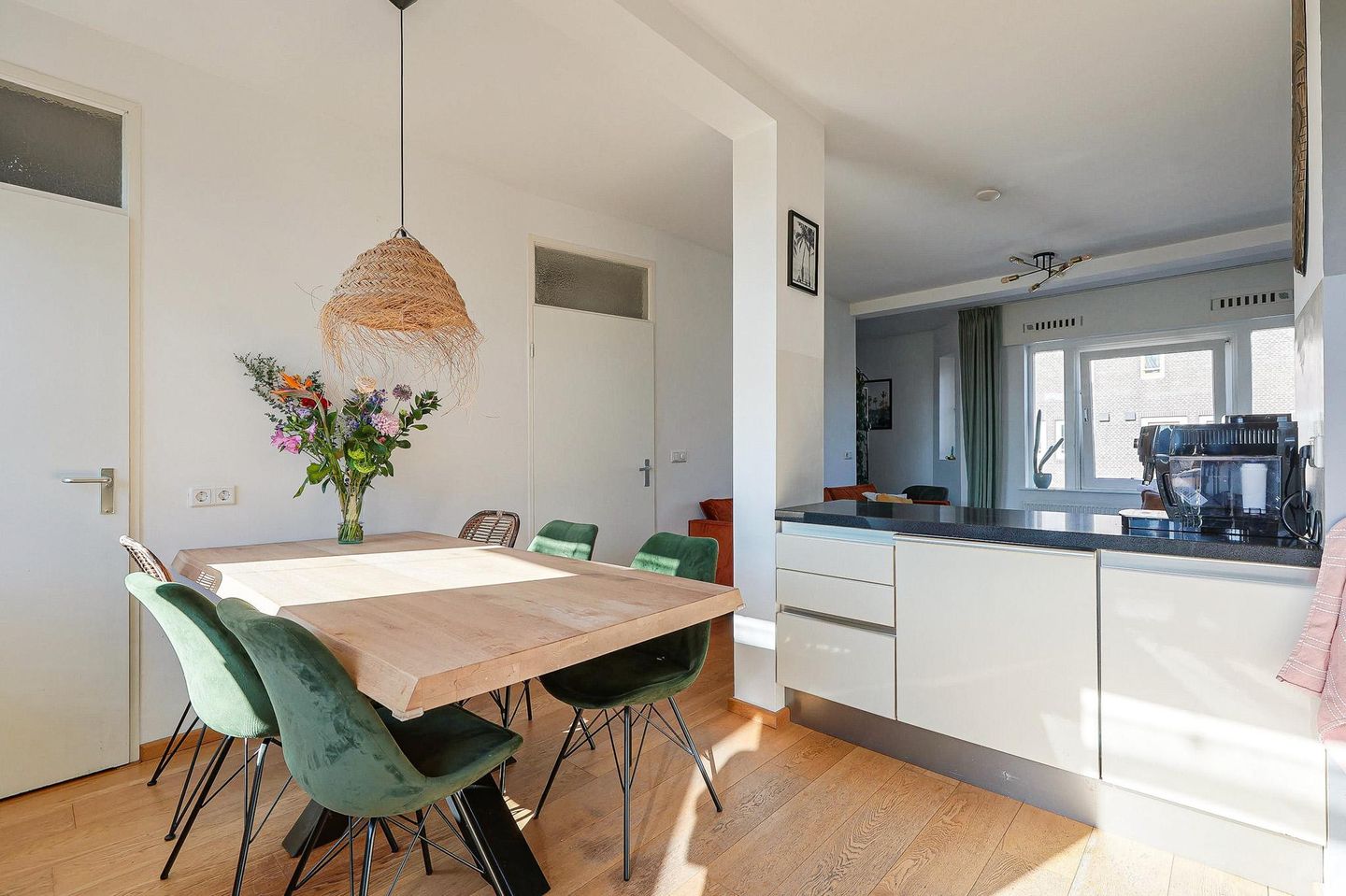 Spacious Double Upper House with 4 Bedrooms and 2 Sunny Balconies in Amsterdam-Oost — 10