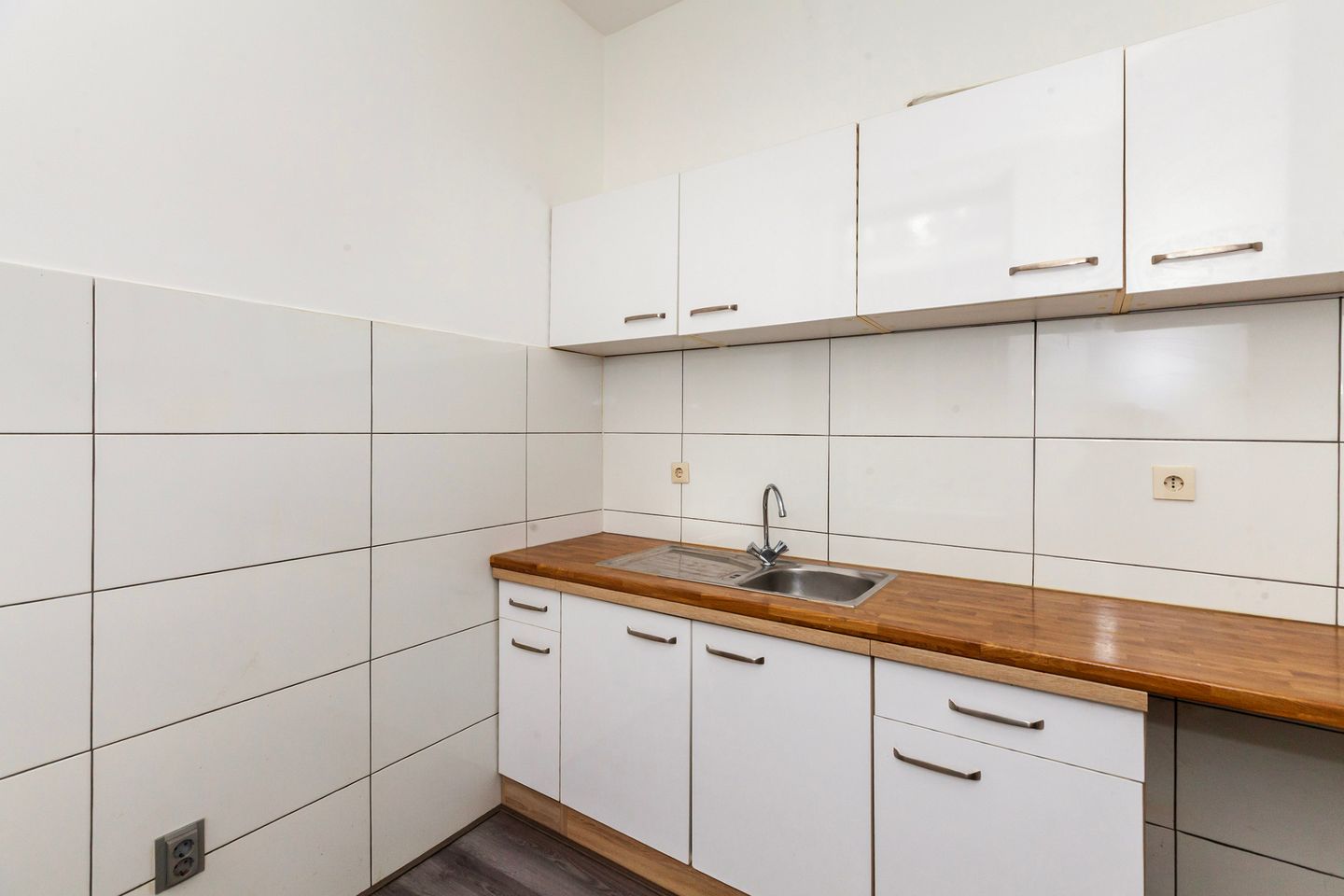 Spacious 4-Room Ground-Floor Apartment in Popular Schildersbuurt — 14