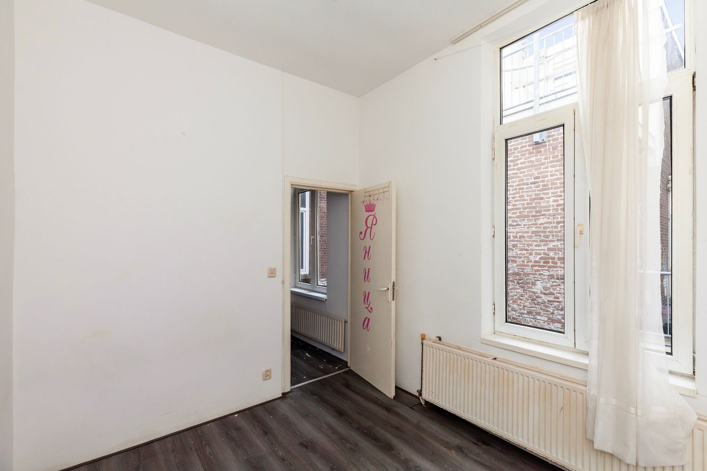 Spacious 4-Room Ground-Floor Apartment in Popular Schildersbuurt — 20