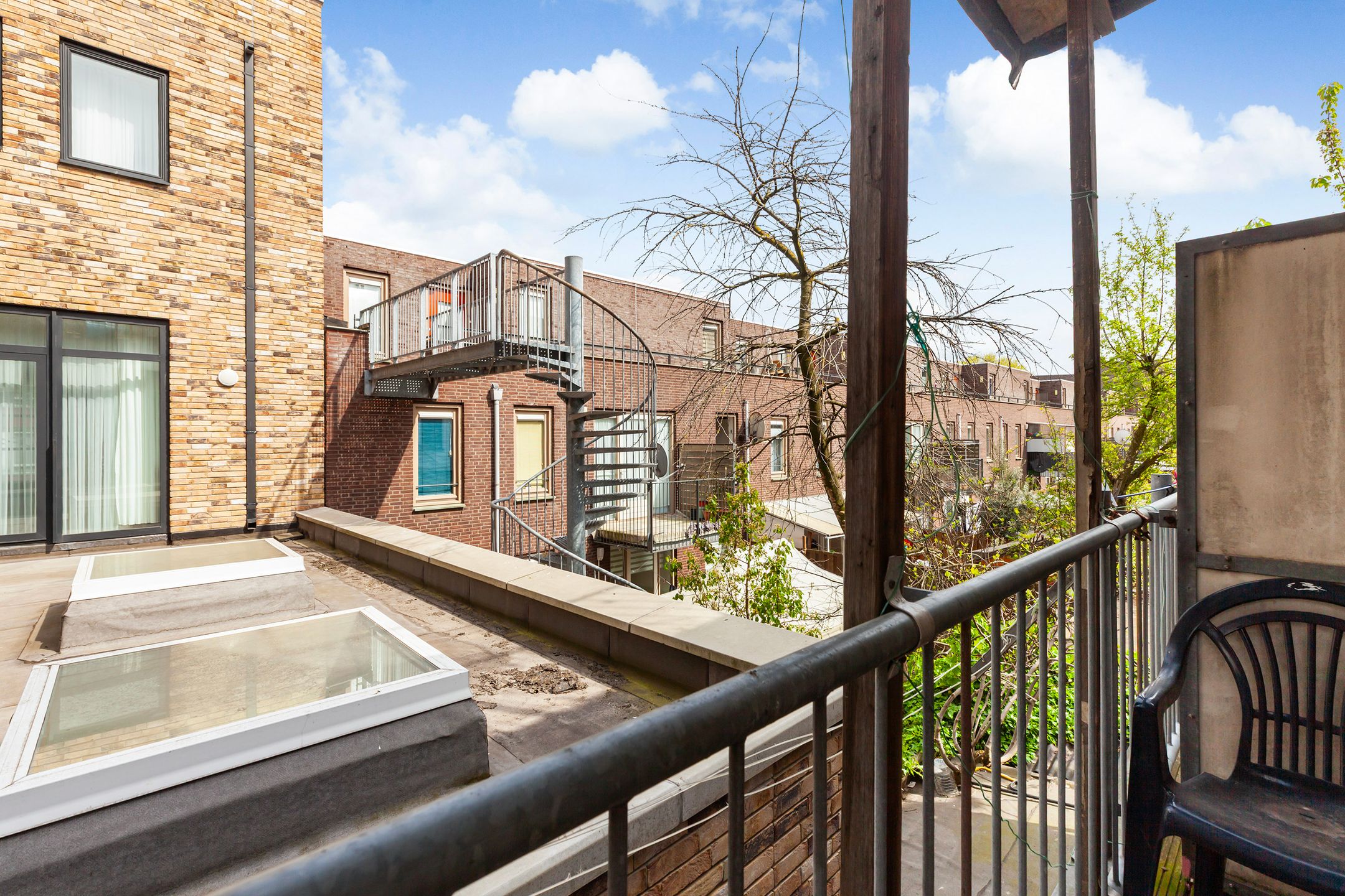 Spacious 4-Room Ground-Floor Apartment in Popular Schildersbuurt — 24