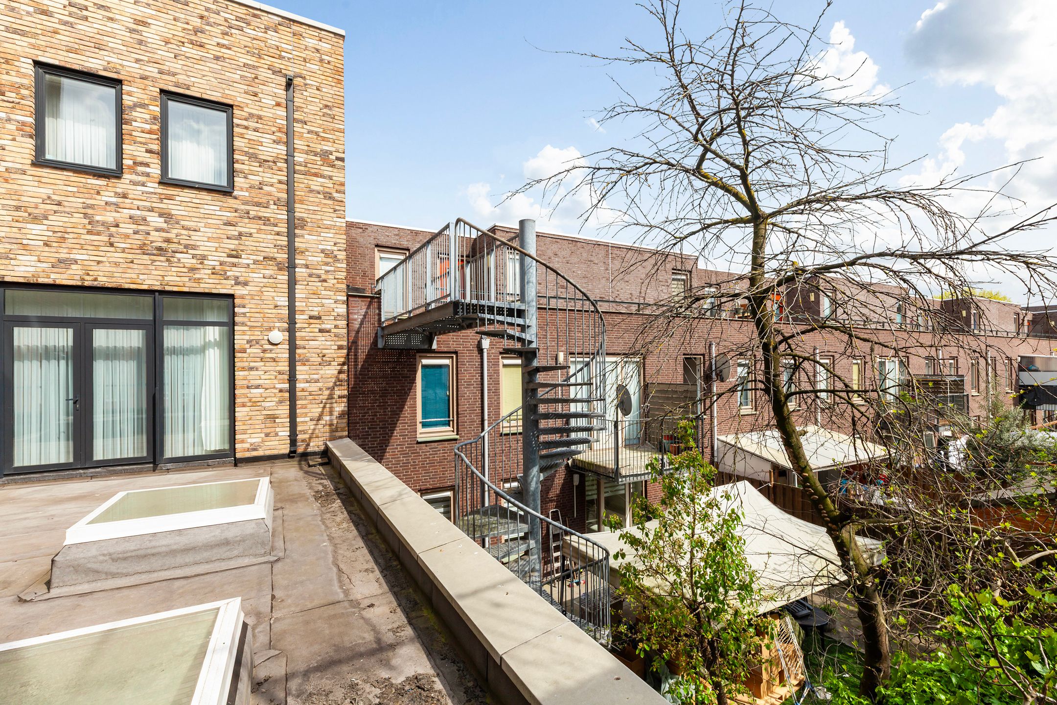 Spacious 4-Room Ground-Floor Apartment in Popular Schildersbuurt — 30