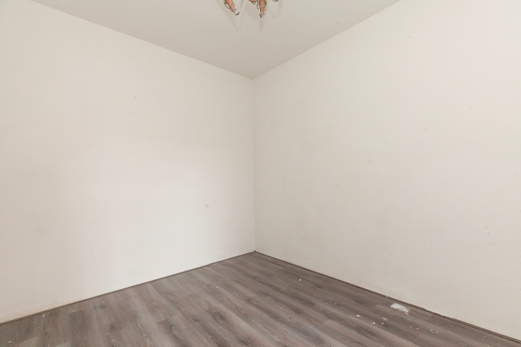 Spacious 4-Room Ground-Floor Apartment in Popular Schildersbuurt — 12