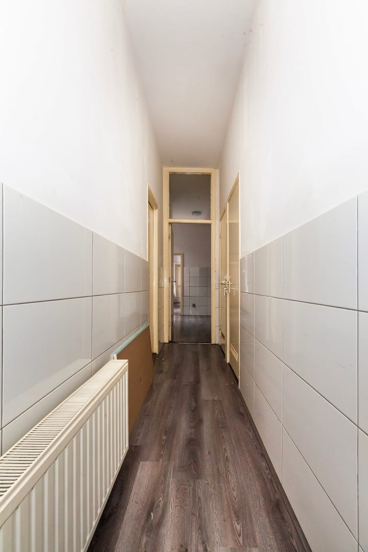 Photo 4 of Van de Veldestraat 10