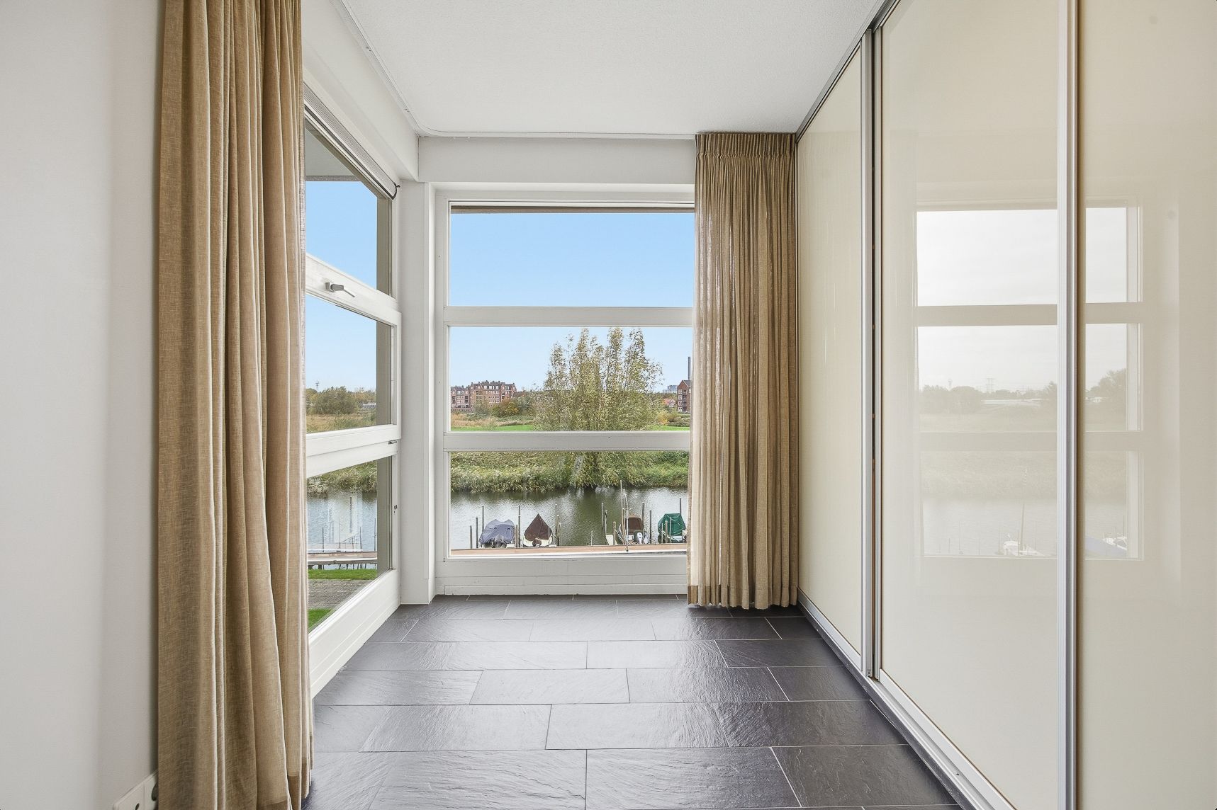 Foto 51 van Meindert Hobbemastraat 1