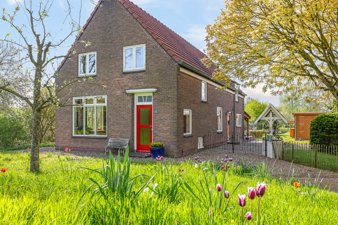 Spacious waterfront home with garden along the Linge river — 13