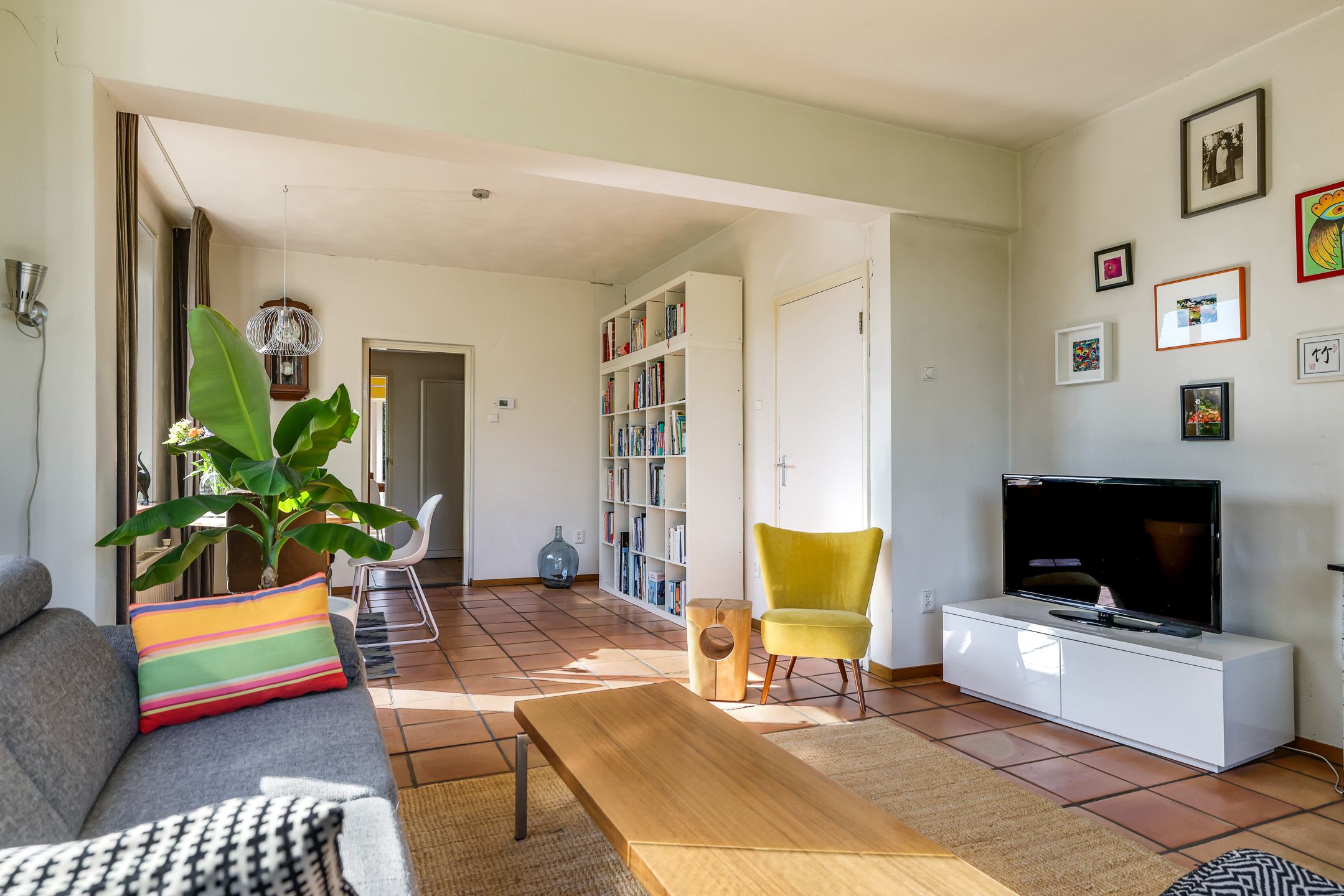 Spacious waterfront home with garden along the Linge river — 24