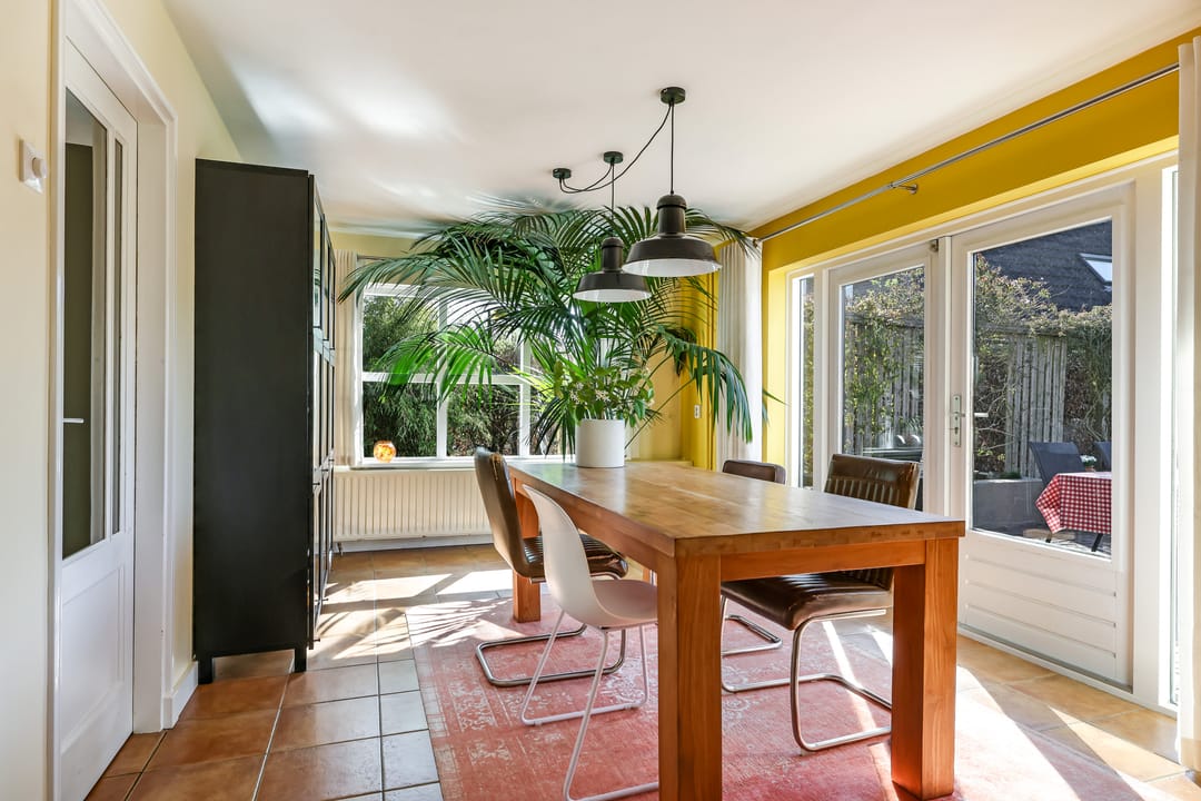 Spacious waterfront home with garden along the Linge river — 31