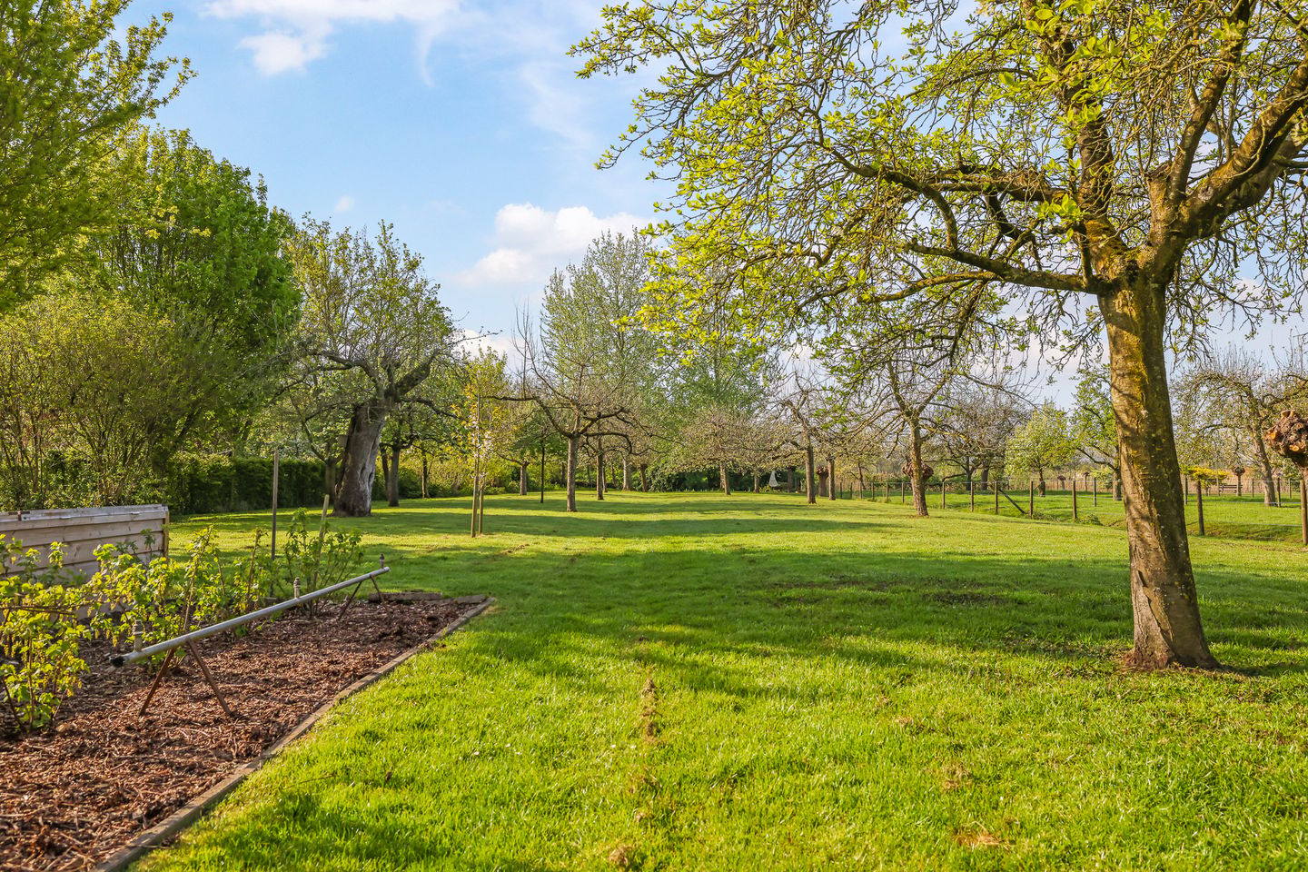 Spacious waterfront home with garden along the Linge river — 64