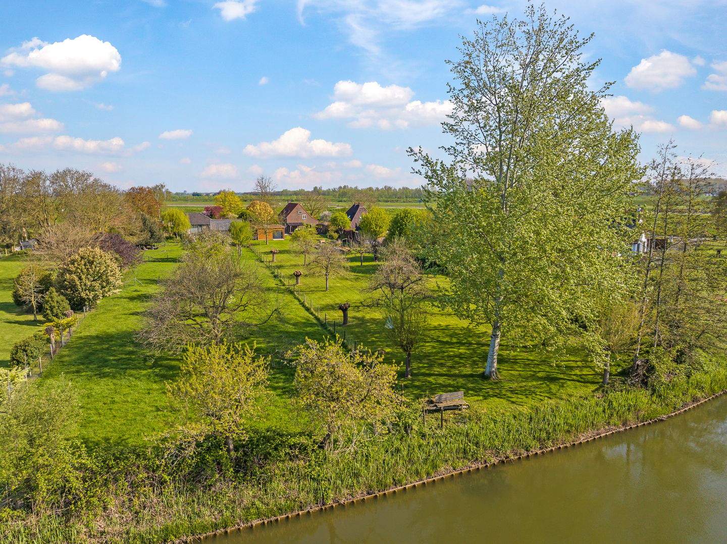 Spacious waterfront home with garden along the Linge river — 70