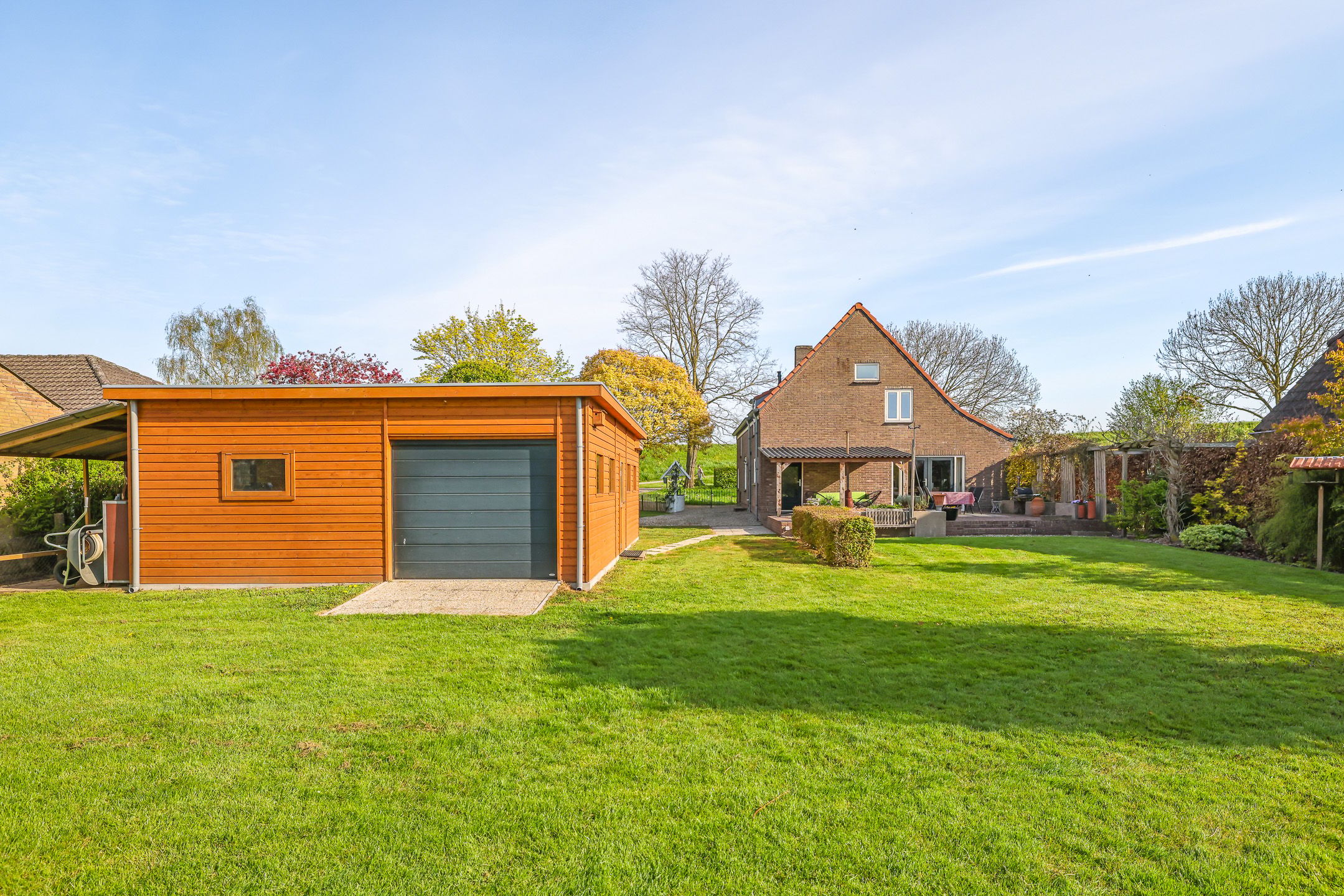Spacious waterfront home with garden along the Linge river — 87
