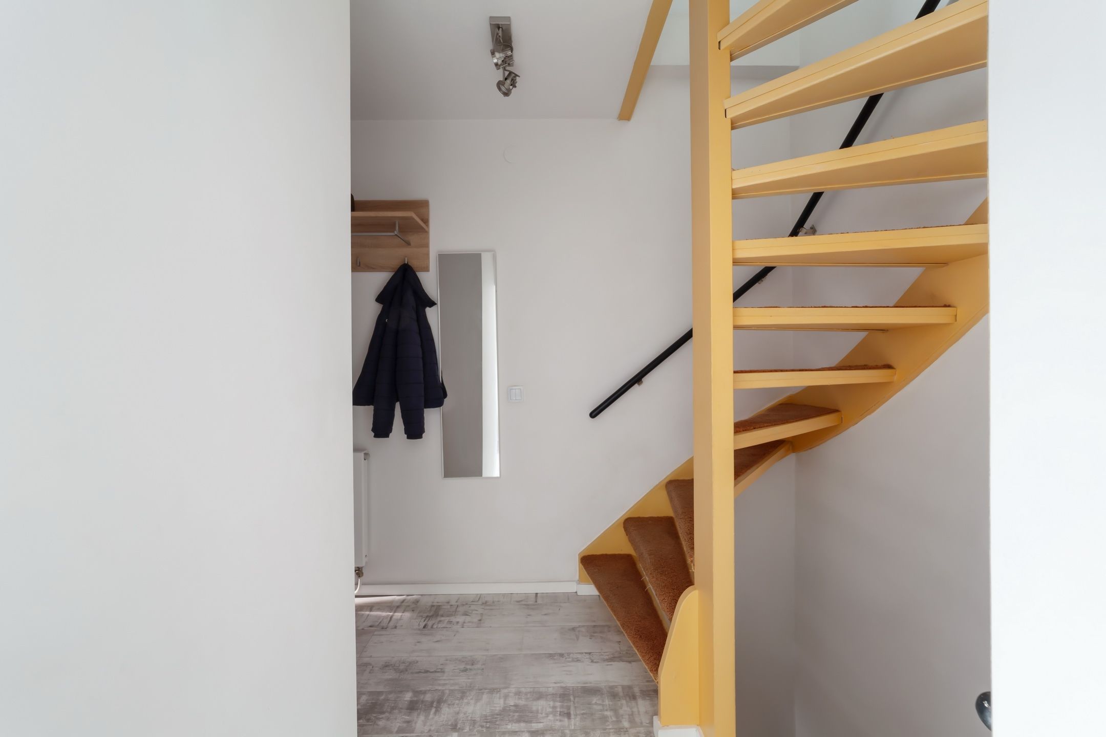 Spacious Family Home with 4 Bedrooms in Child-Friendly Neighborhood — 15
