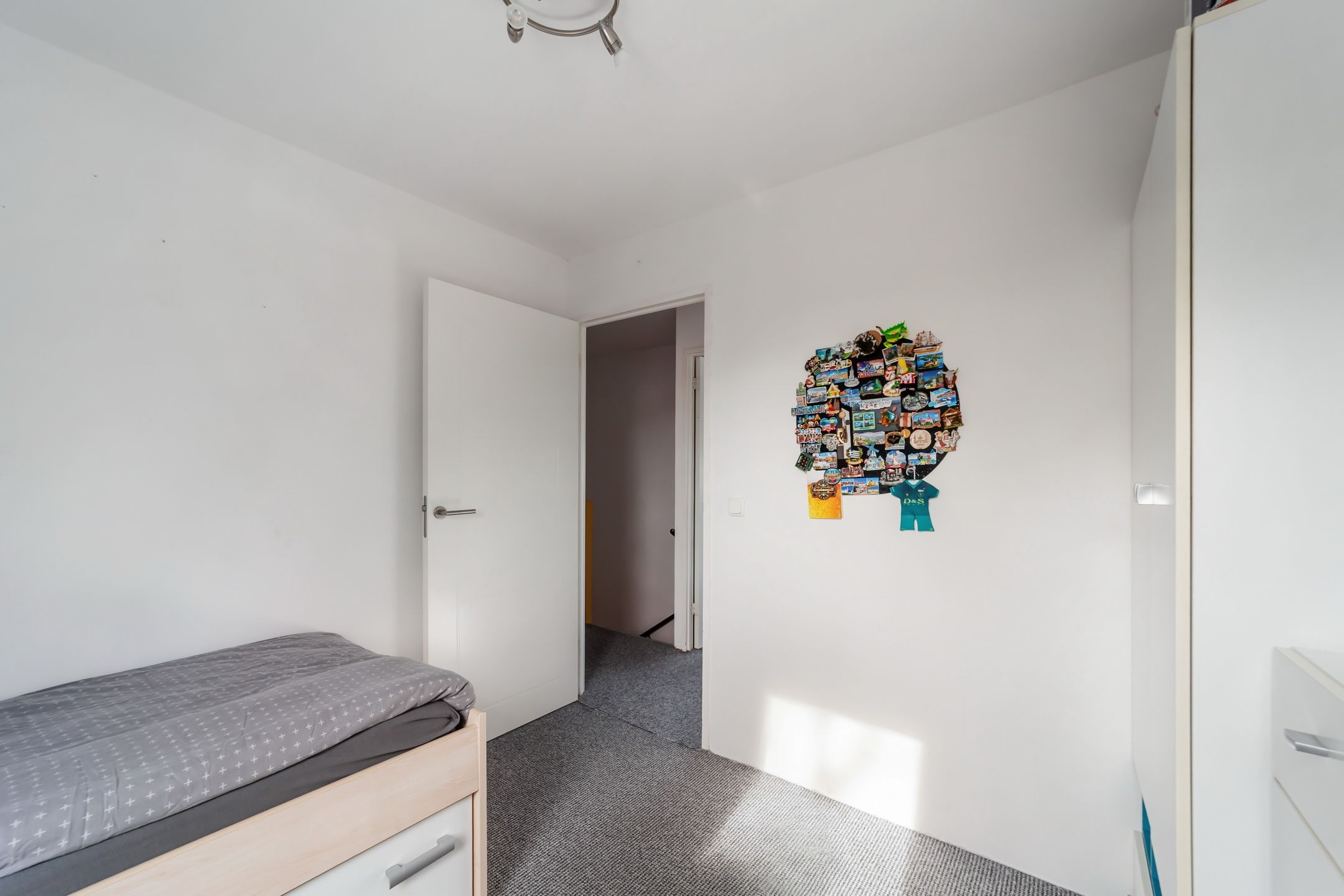 Spacious Family Home with 4 Bedrooms in Child-Friendly Neighborhood — 18