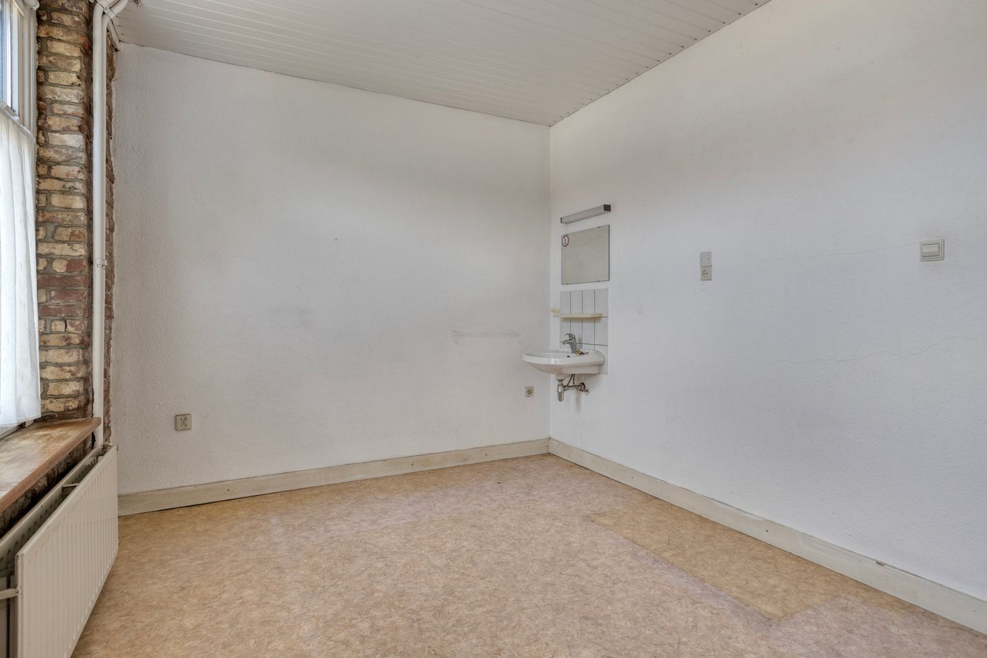 Spacious detached home with 7 bedrooms in Schimmert village center — 29