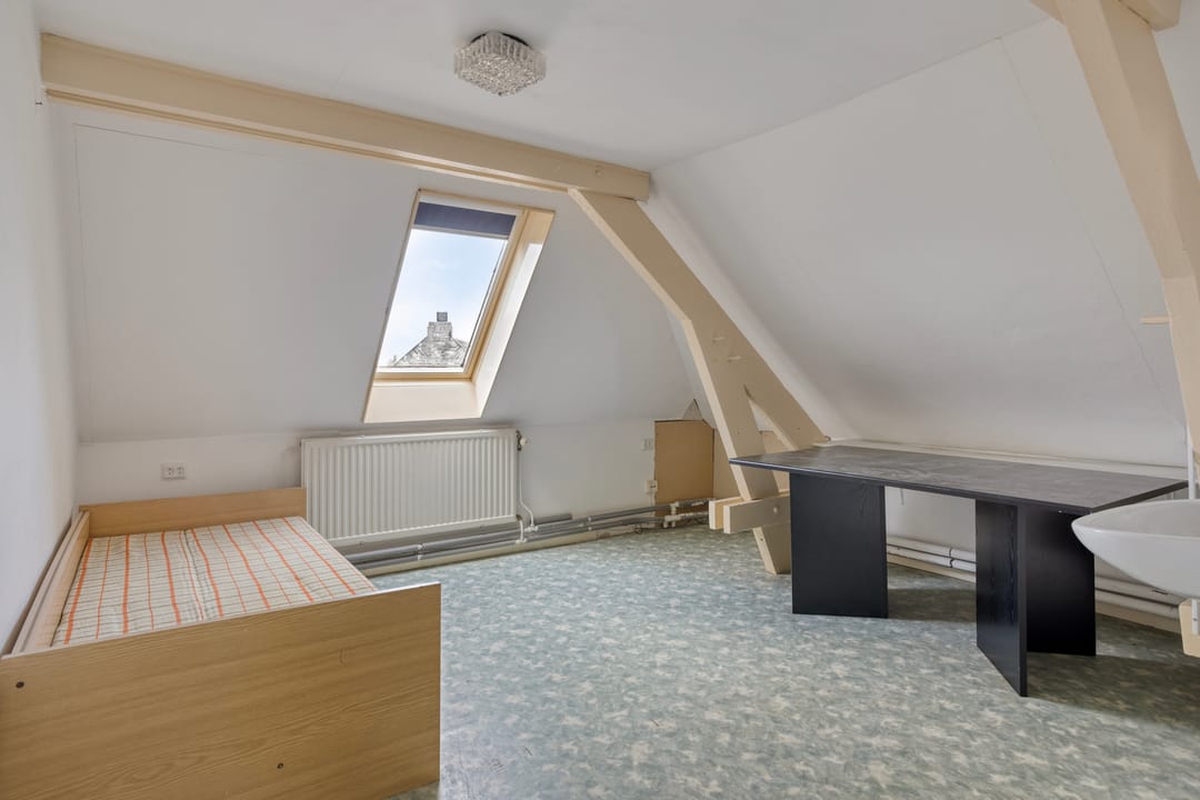 Spacious detached home with 7 bedrooms in Schimmert village center — 37