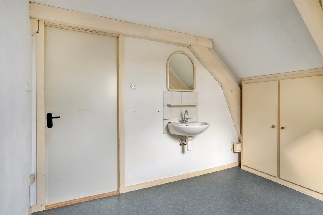 Spacious detached home with 7 bedrooms in Schimmert village center — 41