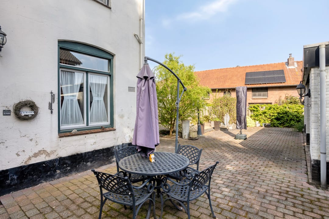 Spacious detached home with 7 bedrooms in Schimmert village center — 43