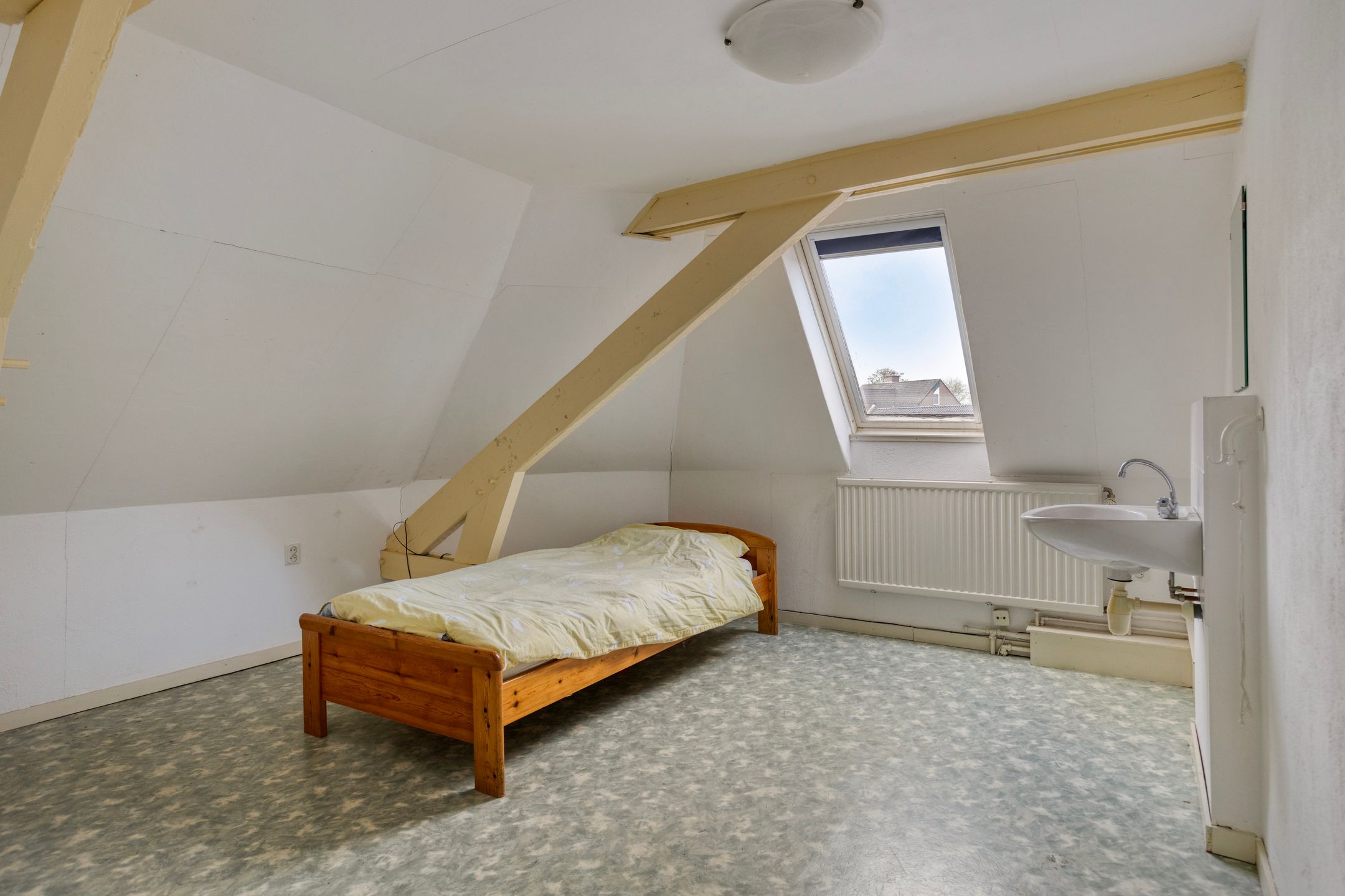 Spacious detached home with 7 bedrooms in Schimmert village center — 39