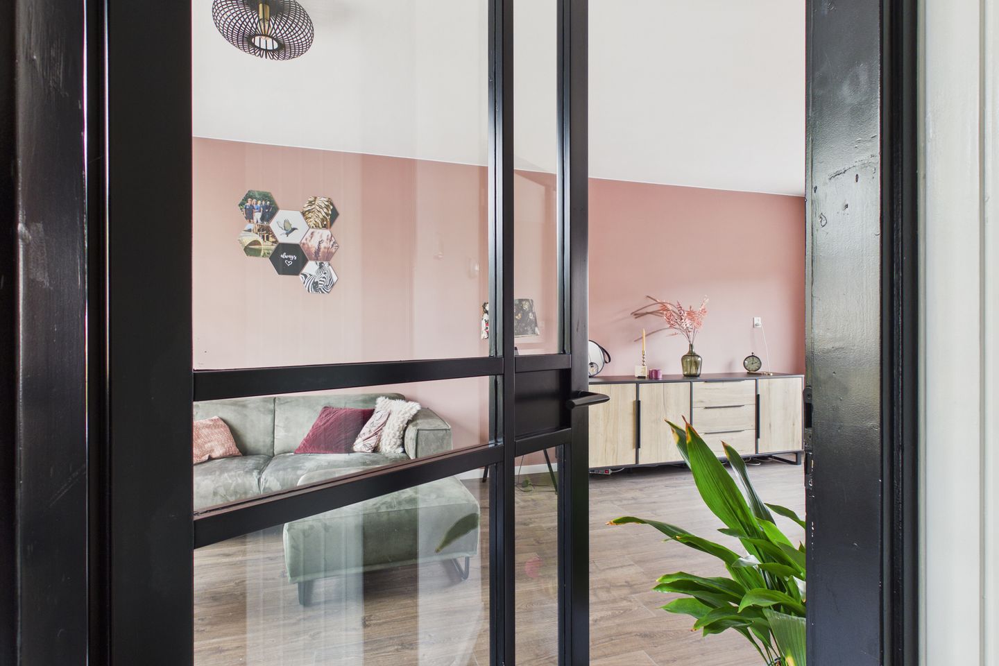 Foto 10 van van der Waalsstraat 37