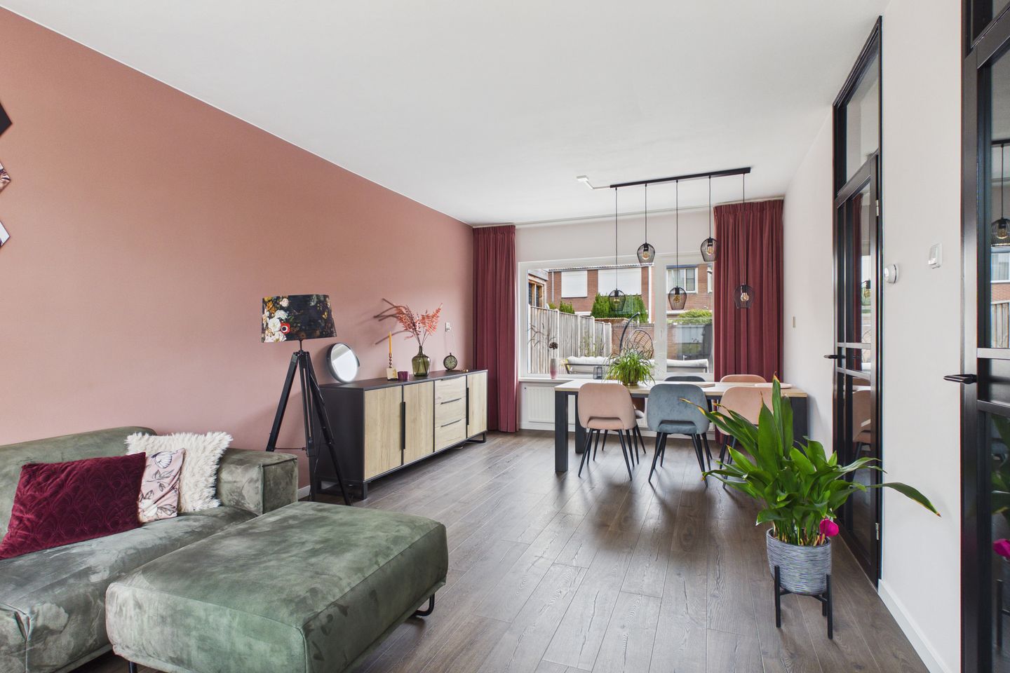 Foto 14 van van der Waalsstraat 37