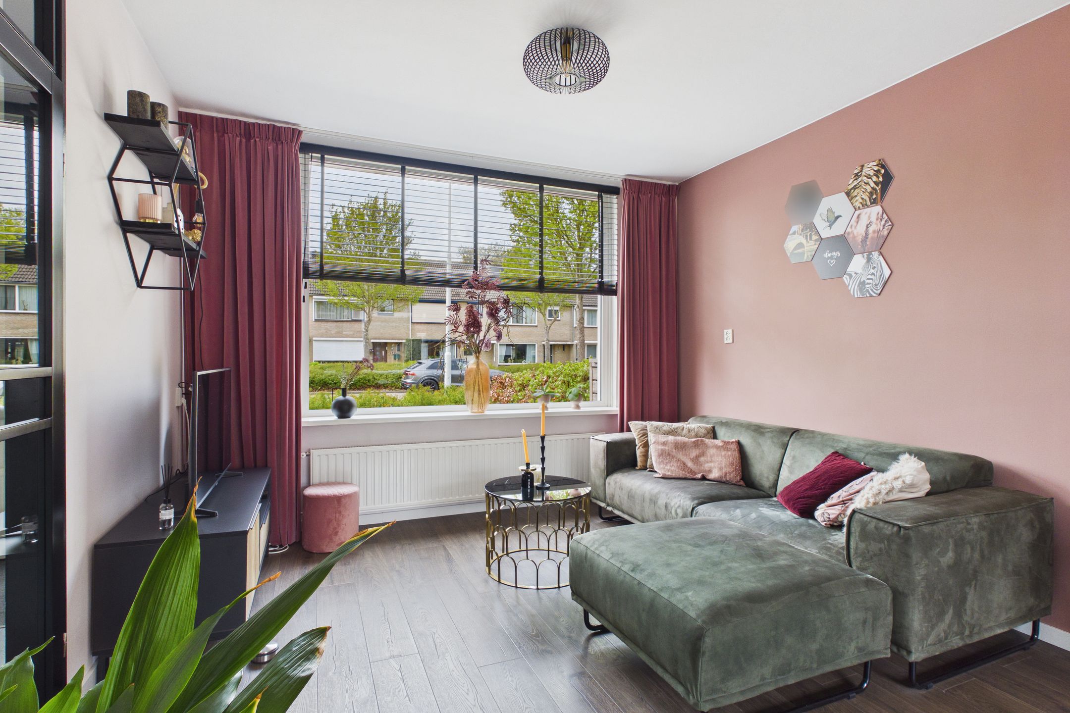 Foto 12 van van der Waalsstraat 37