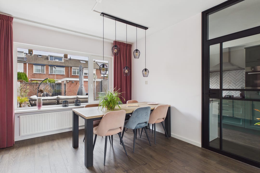 Foto 16 van van der Waalsstraat 37