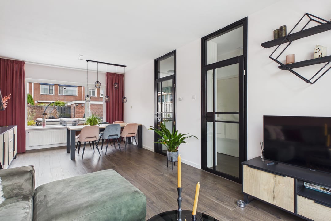 Foto 13 van van der Waalsstraat 37