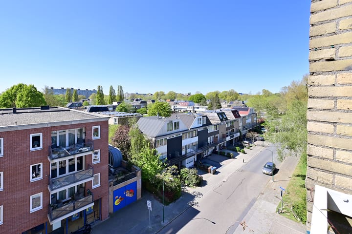 Photo 4 of Weegbreestraat 169