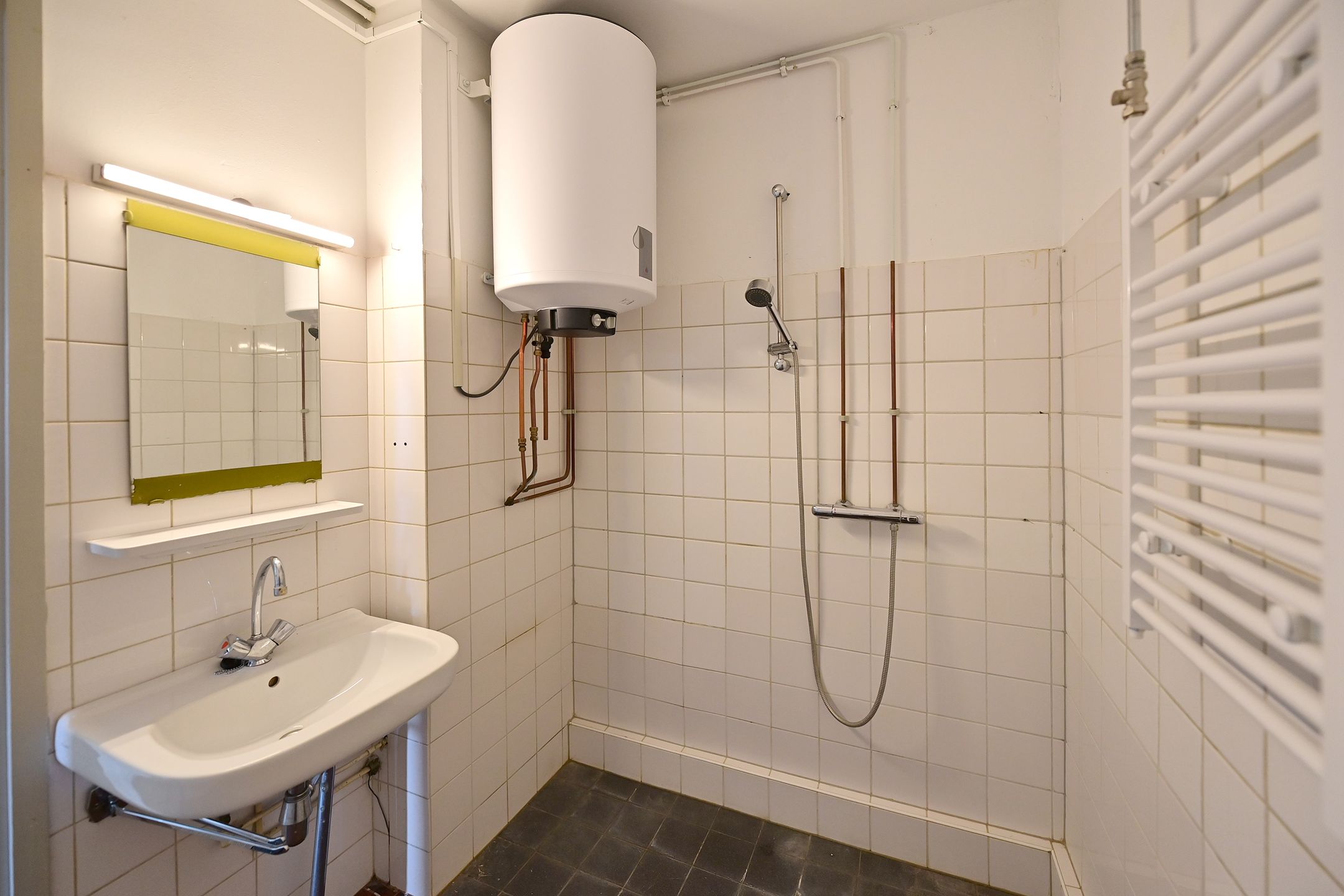 Photo 12 of Weegbreestraat 169