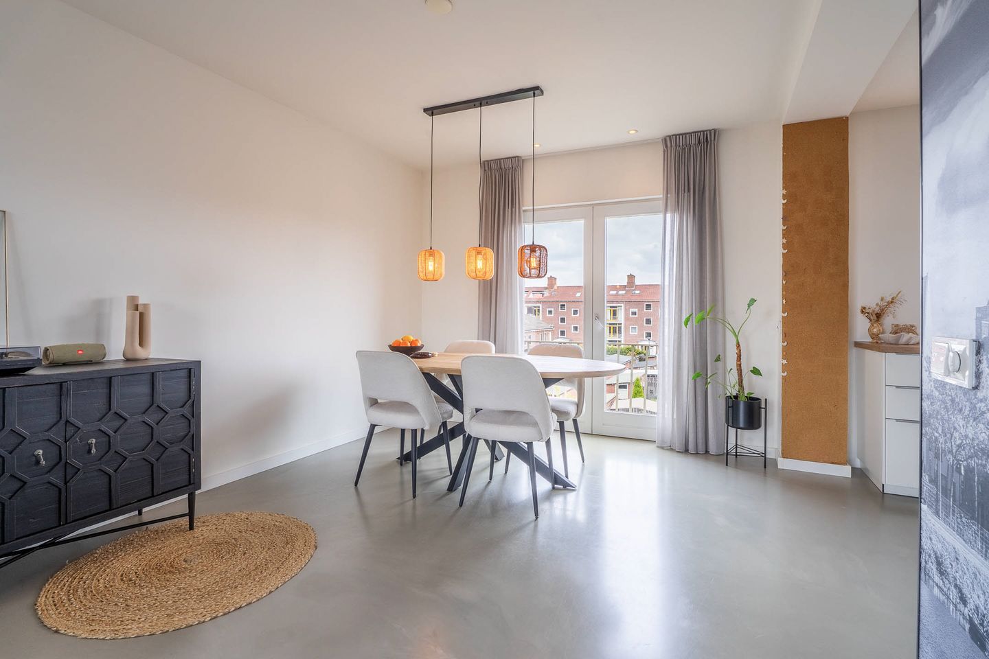 Fully Renovated Maisonette in Popular Liniekwartier, Breda — 10