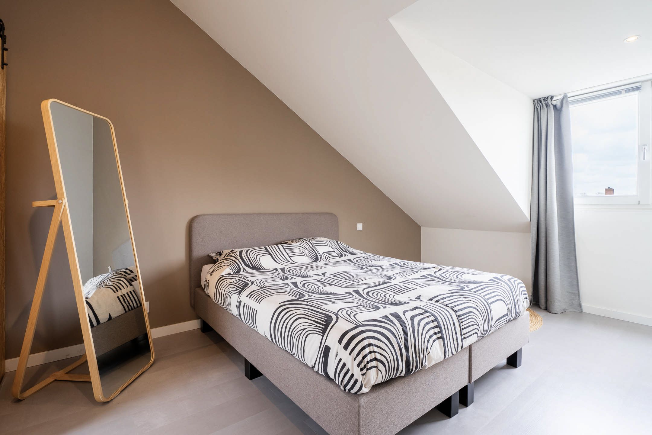 Fully Renovated Maisonette in Popular Liniekwartier, Breda — 21